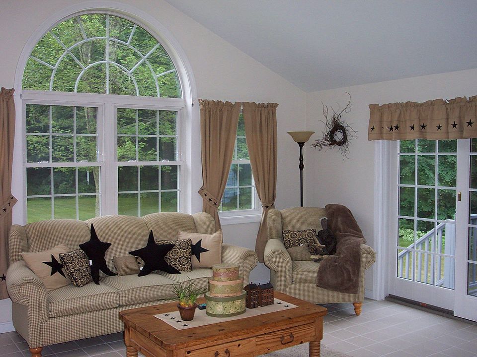 Great Room w/slider to porch