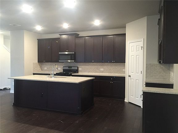 5th image of 7307 Albany Dr