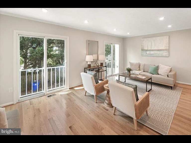 502 Ellrose Ct — Photo 8