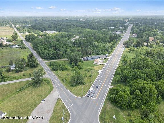 3rd image of Waverly Rd