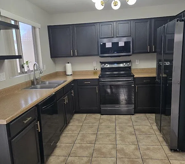 1313 E 9th Pl — Photo 7