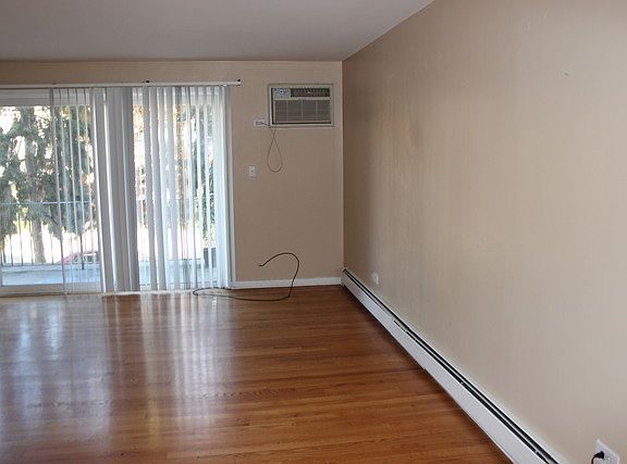 5th image of 5215 Galitz St APT 2E