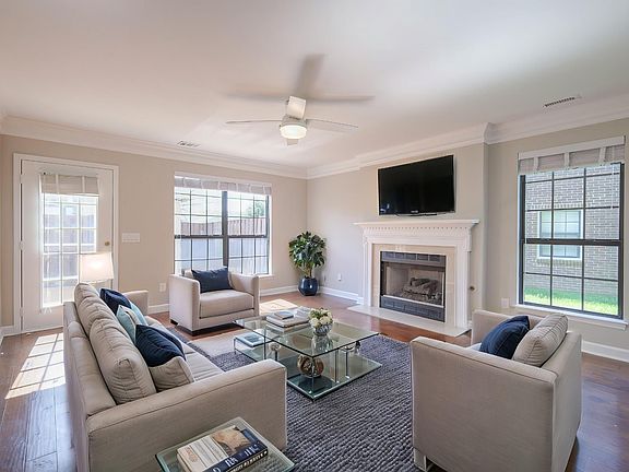 2nd image of 6057 Sunrise Cir