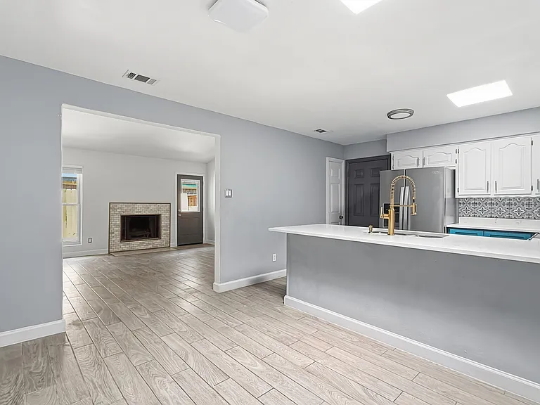 5113 Shoregate Sq — Photo 6