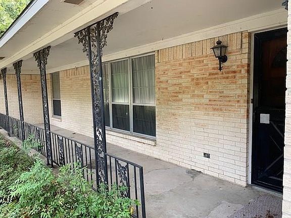 2nd image of 106 Glenn St