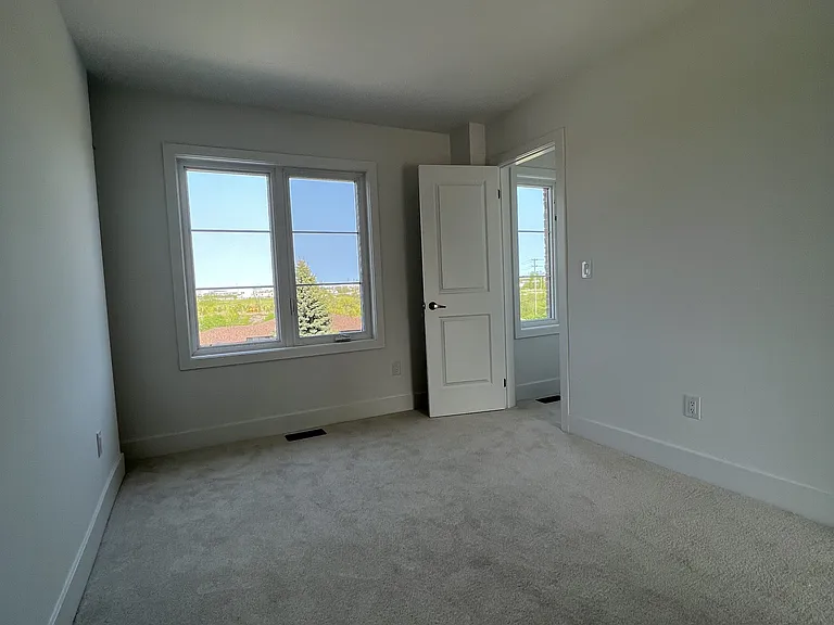 8 Sobczak Dr — Photo 11