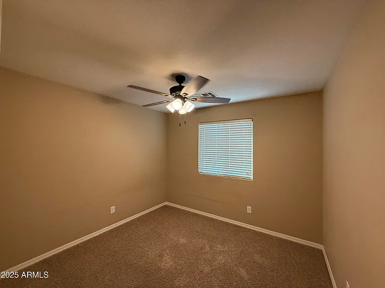 4050 E Oakland St — Photo 17