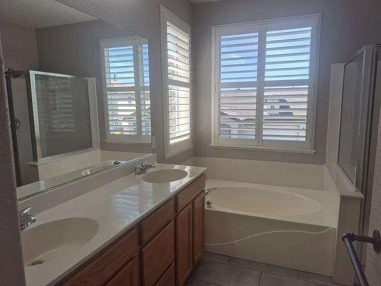5040 Kankakee Dr — Photo 25