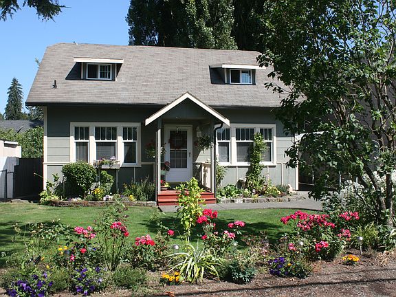 3rd image of 1920 22nd Ave SE