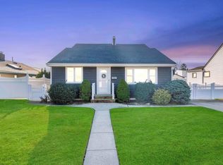 3 Mack Ave, Hicksville, NY 11801