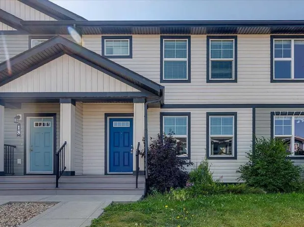 17 N Hawthorn Pl, Sylvan Lake, AB T4S 0R8