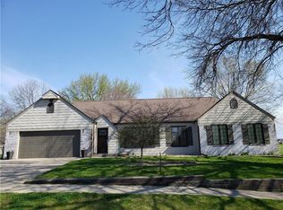 920 Brentwood Dr, Pella, IA 50219