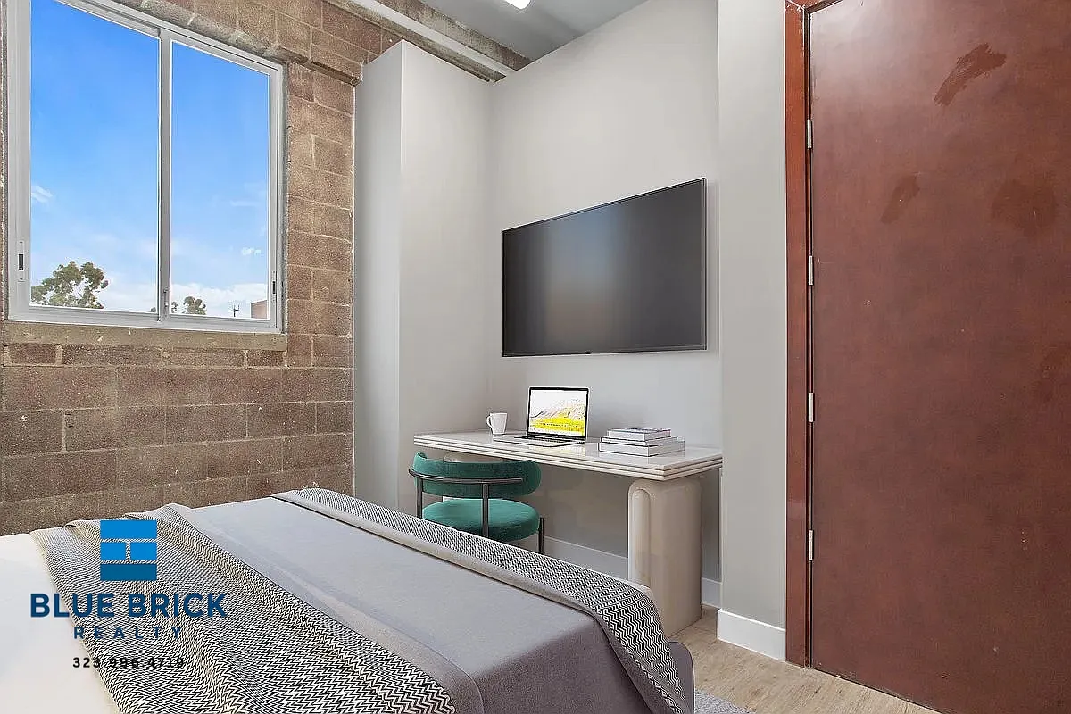 Clean, Modern & Connected South LA Unit with A/C, On-Site Laundry & Easy Freeway Access — Photo 1