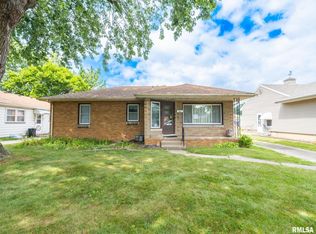 9 Birch St, Bartonville, IL 61607