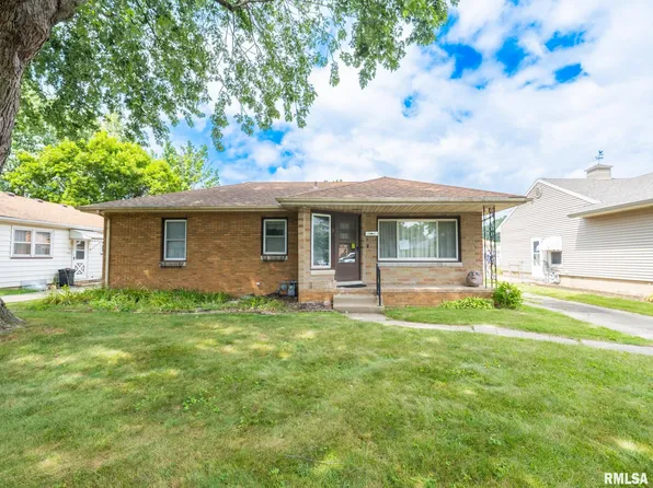 9 Birch St, Bartonville, IL 61607