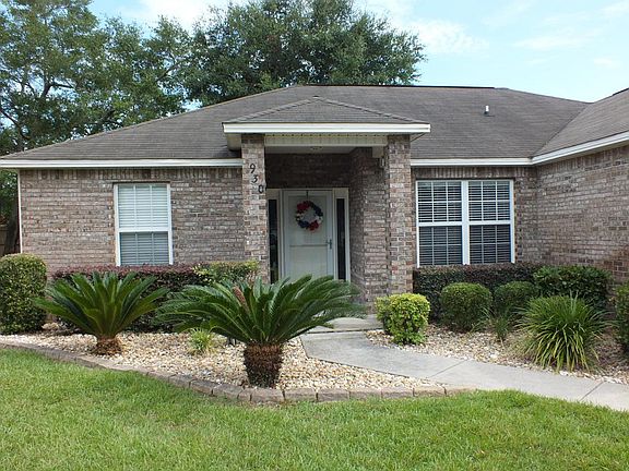 2nd image of 930 Scenic Oak Ln