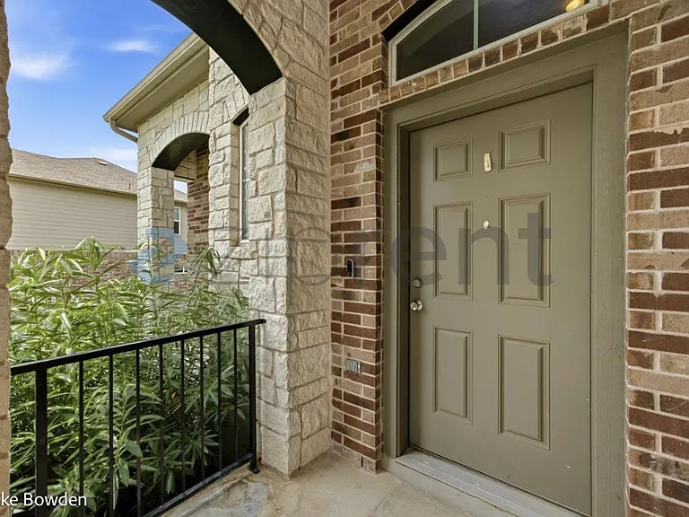 2122 Flintshire Dr #1 — Photo 4