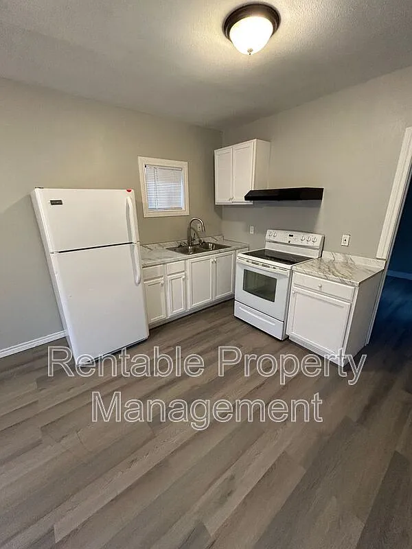 1 bed, 1.0 bath, 412 sqft, $850 — Photo 2