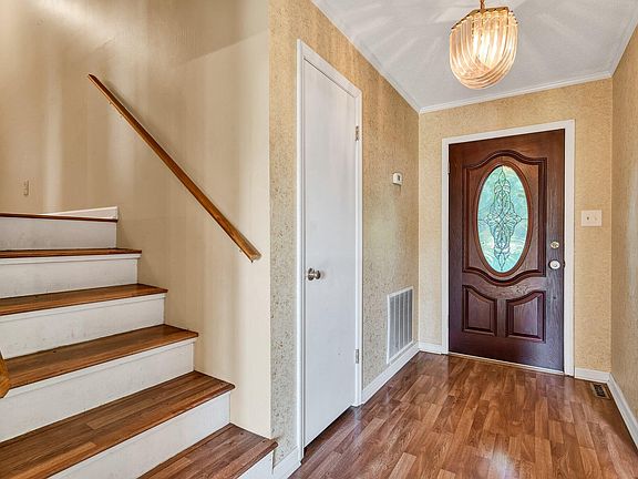 5th image of 4040 Tomahawk Cir NW