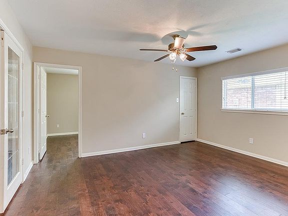 5th image of 7431 Cove Royale Ln