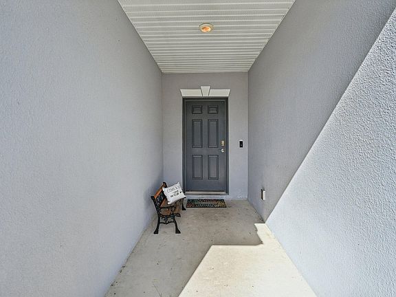 5th image of 1561 SW Latshaw Avenue