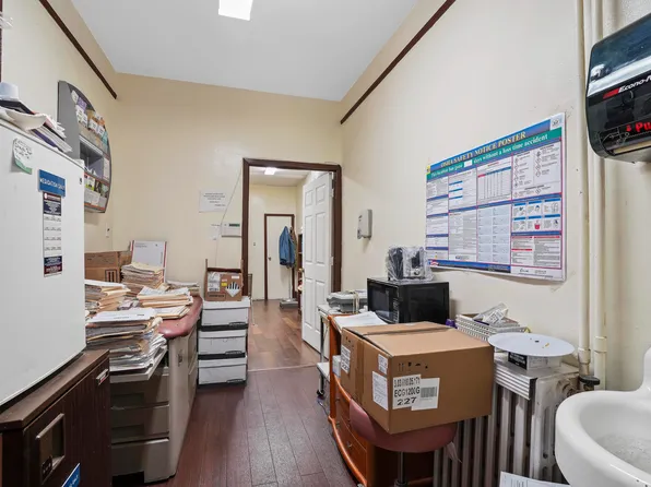 1670 Putnam Avenue image 8 of 10