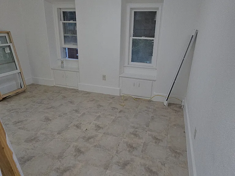912 N Orange St — Photo 9