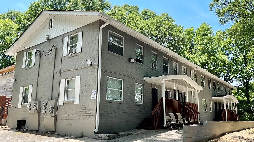 2 bed, 800 sqft, $1,295 — Photo 1