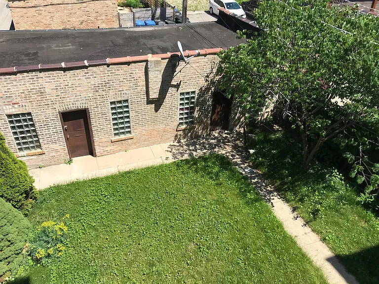 7361 N Hoyne Ave #2 — Photo 16