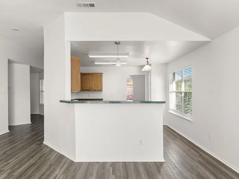 3709 Martha Ln — Photo 7