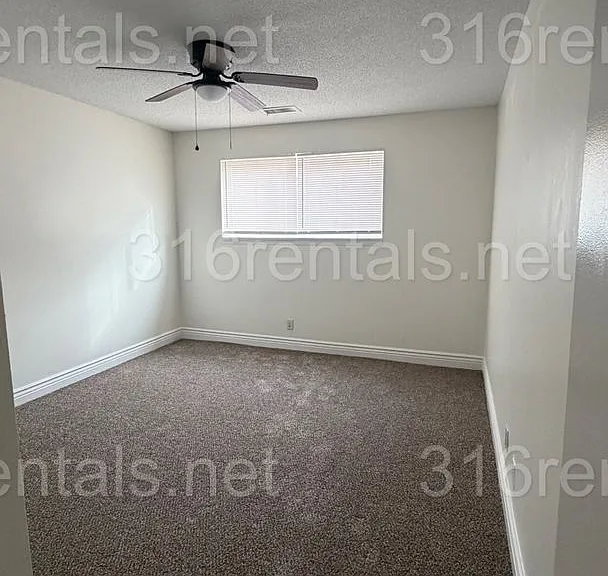 $700 - Bailey Court Apartments - Newly Renovated 2 Bedroom, 1.5 Bathroom! — Photo 3