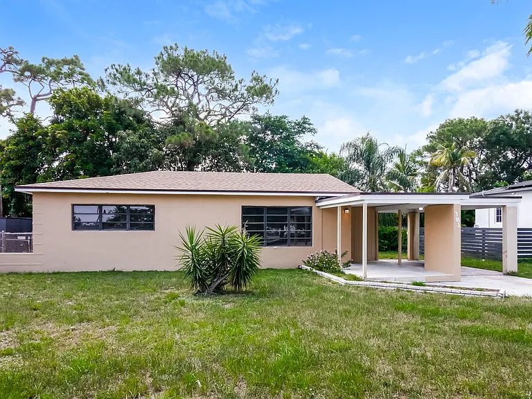 381 Carolina Ave — Photo 1