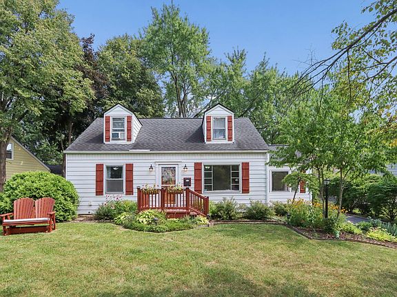 2nd image of 2817 Parkland Pl