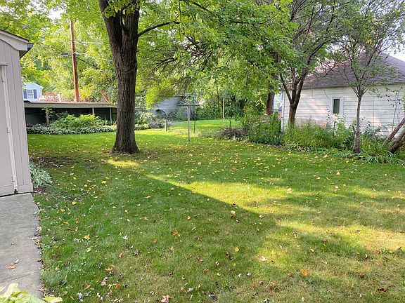 3rd image of 209 Fenton Ave