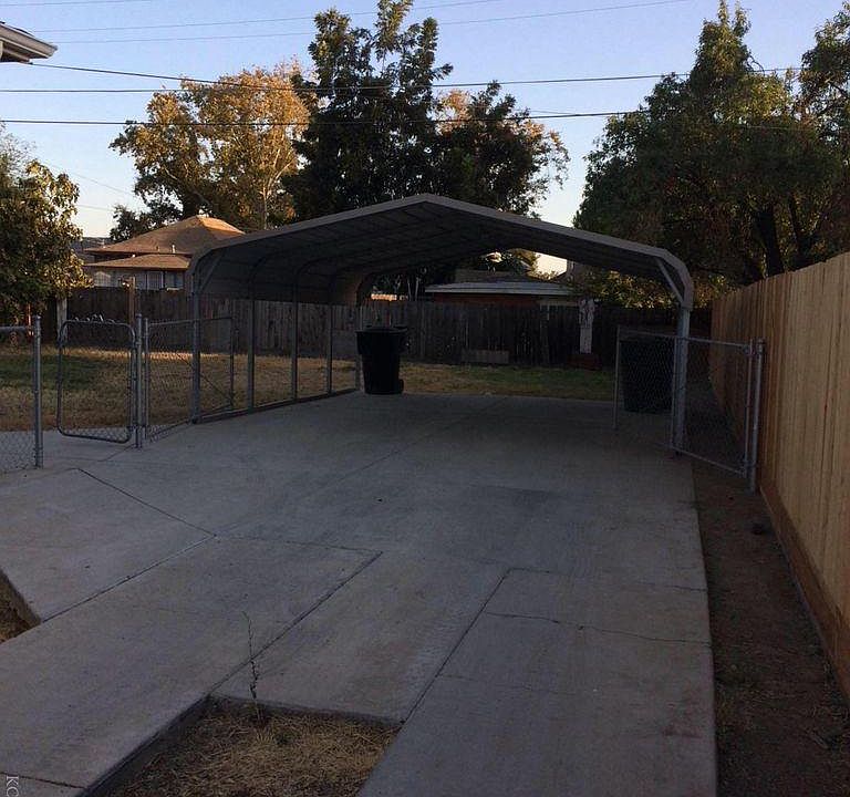 Carport for two cars (Exclusive access)