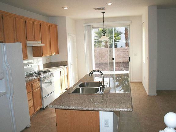 Kitchen, nook, patio doors