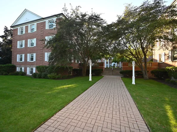 1402 Hinman Ave APT 2E, Evanston, IL 60201