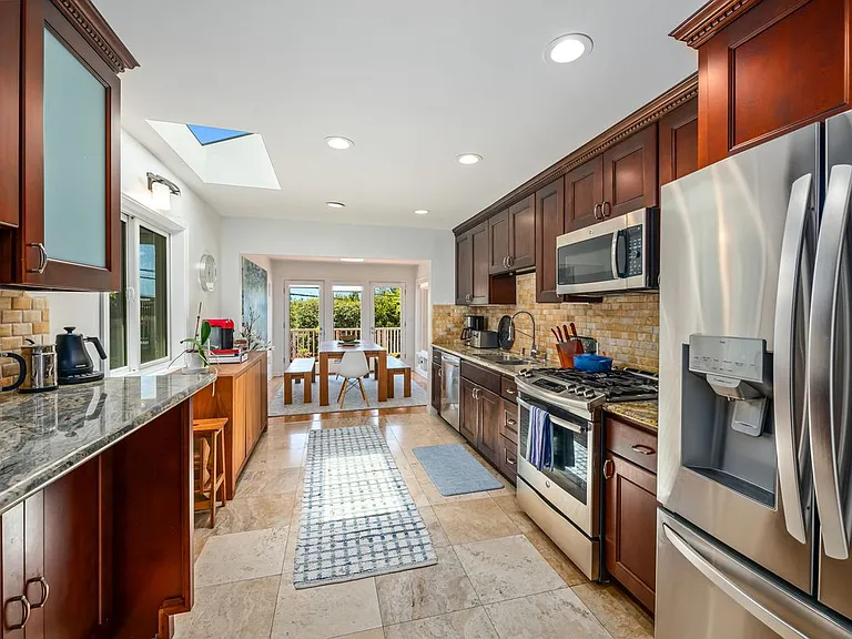 8221 Delgany Ave — Photo 19
