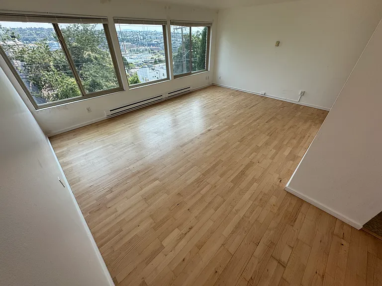 Townvue Heights Apartments — Photo 14