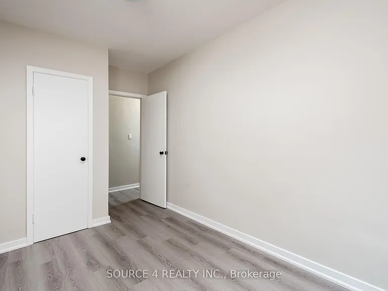122 5th St #8 — Photo 17