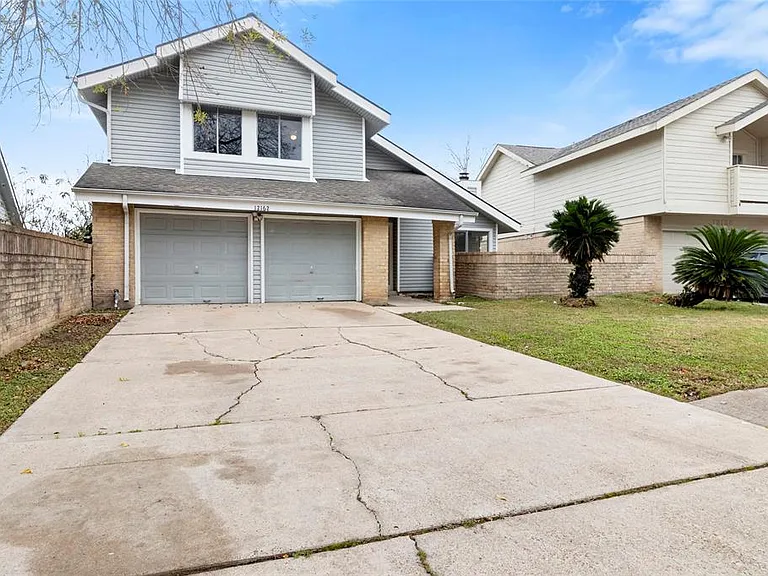 12162 Huntington Venture Dr — Photo 3