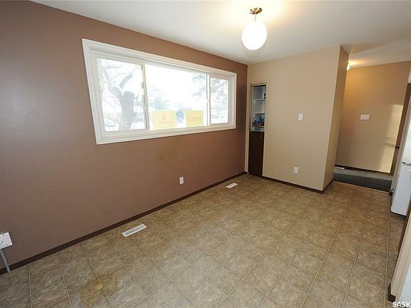5th image of 3314 Diefenbaker Dr