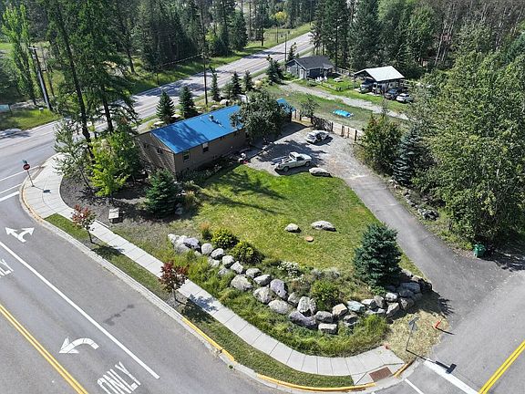 2nd image of 2009 Lion Mountain Rd