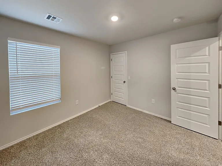 610 NW 120th Ter — Photo 16
