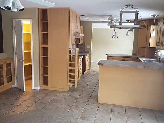 Family Room back into Kitch