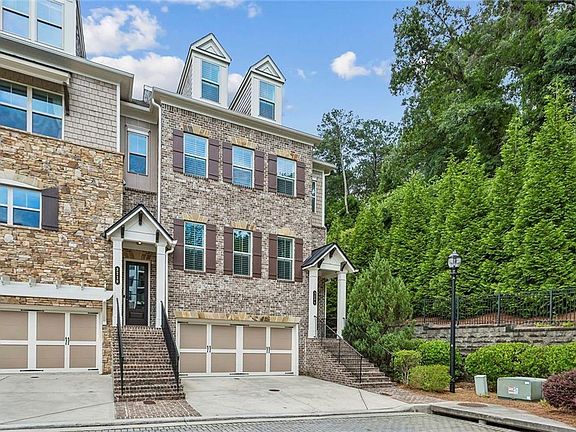 3rd image of 3206 Nobility Way SE