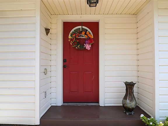 4th image of 16811 Burwood Way
