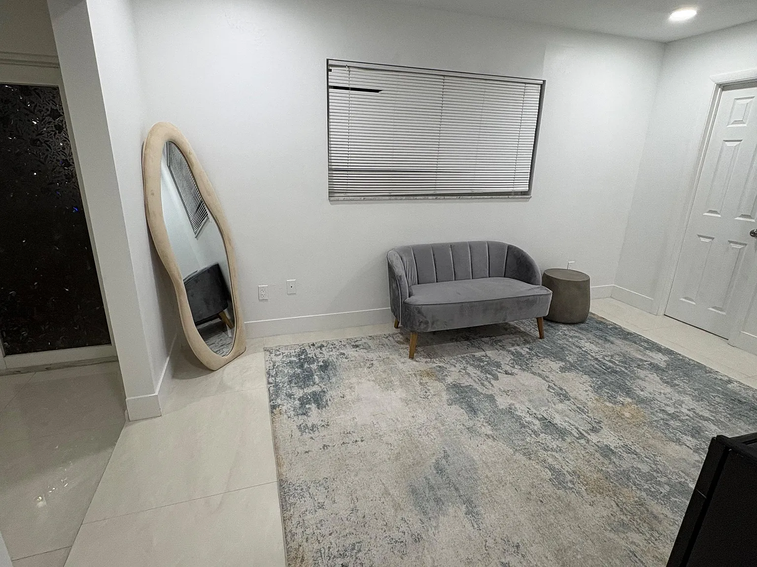 4 bed, 2.0 bath, 1593 sqft, $1,819 — Photo 3