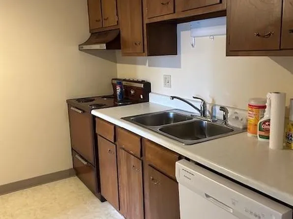 2226 Court St APT 8, Syracuse, NY 13208