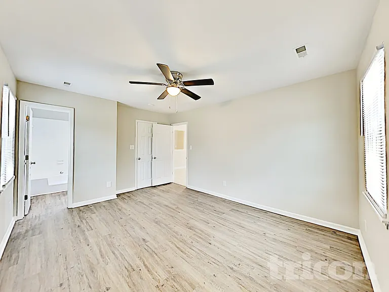 7300 Yorkville Ct — Photo 10